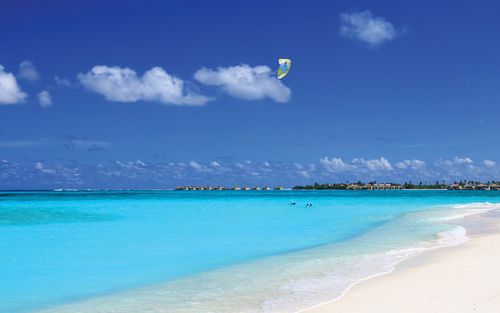壁纸 马尔代夫,蓝色的大海,海滩,度假村 3840x2160 uhd 4k 高清壁纸