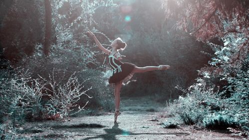 芭蕾舞的姿势女孩双腿跳舞美丽女人5k美女壁纸