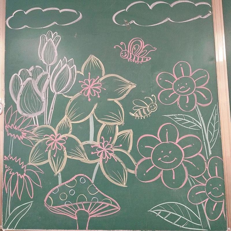 小学二年级美术课《茂密的花》 #黑板画# #简笔画# #小学美术# #简笔