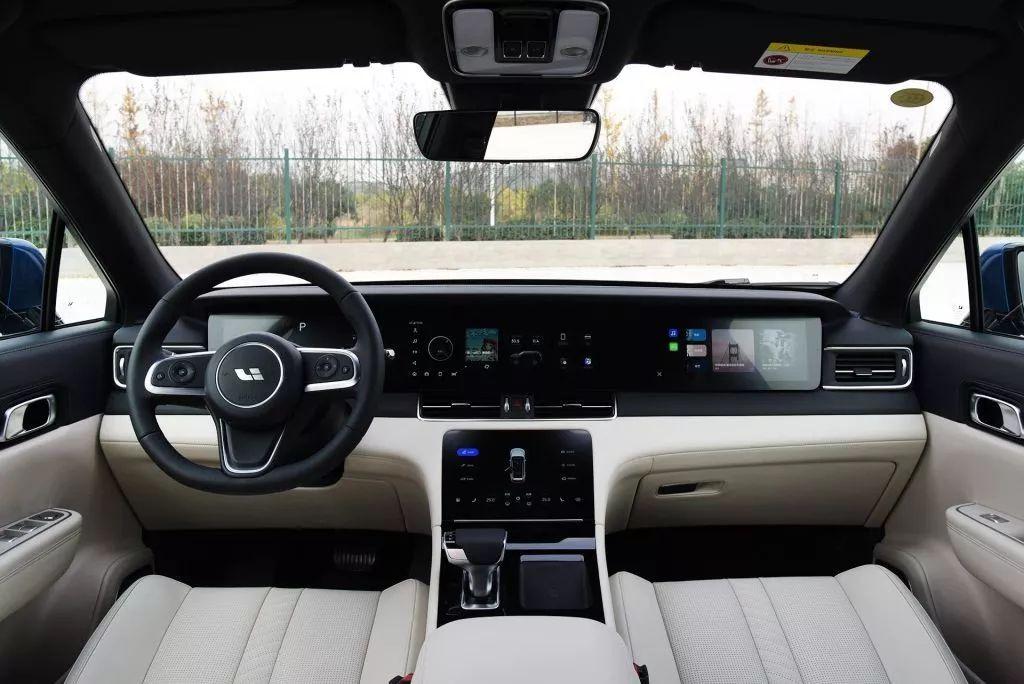 盘点2019年最美汽车中控设计,越是黑科技越是屏幕多?
