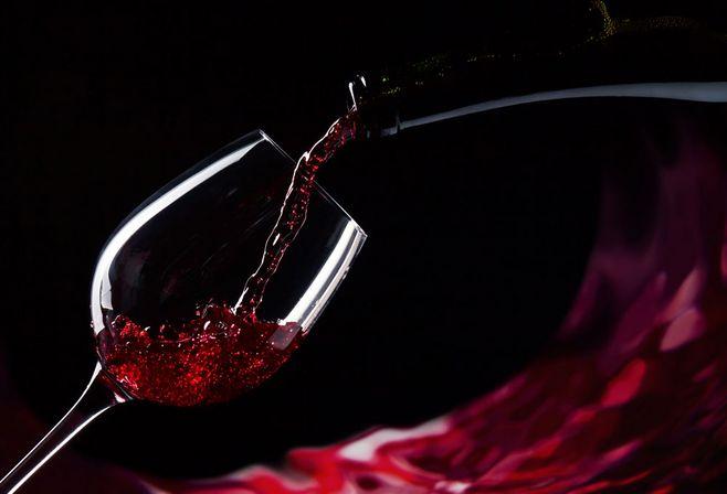 红酒伤感唯美图片大全，一杯红酒的唯美图片