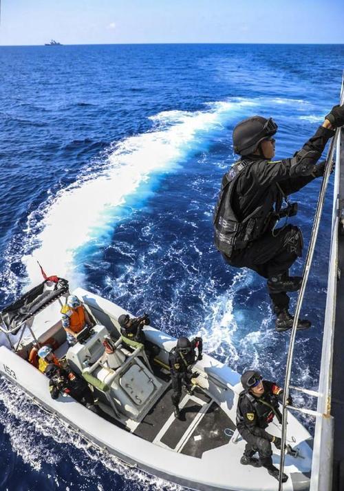 绝美大片海军女兵镜头记录护航209天
