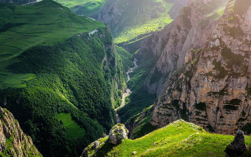 阿塞拜疆,峡谷,山脉,河流,绿色 iphone 壁纸
