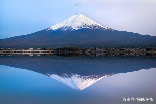 自然作为日本最高的山,而且满是象征历史文化的一座山,走到不同的角度